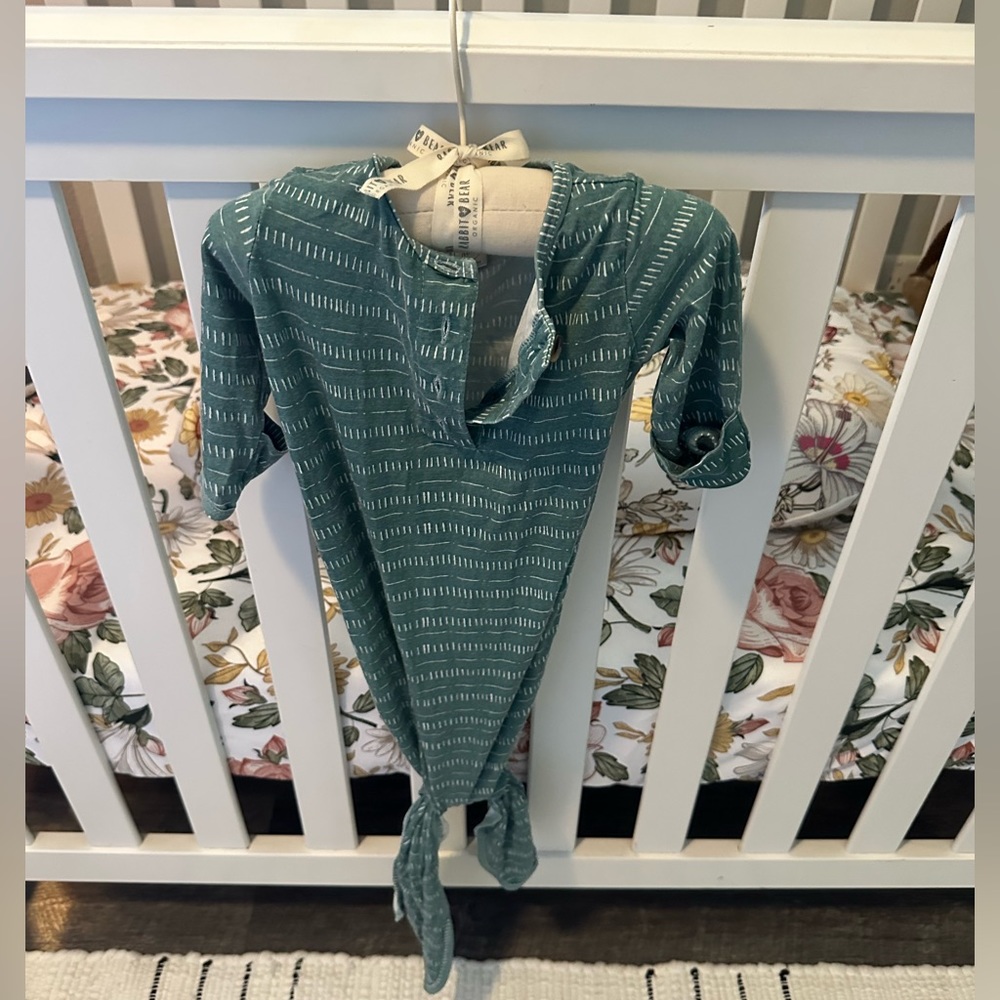 Lou Lou & co knotted gowns 3-6 month